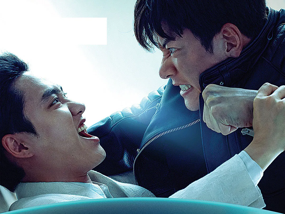 Banner for "The Mastermind" with two men holding each other's collars, symbolizing a high-stakes game.